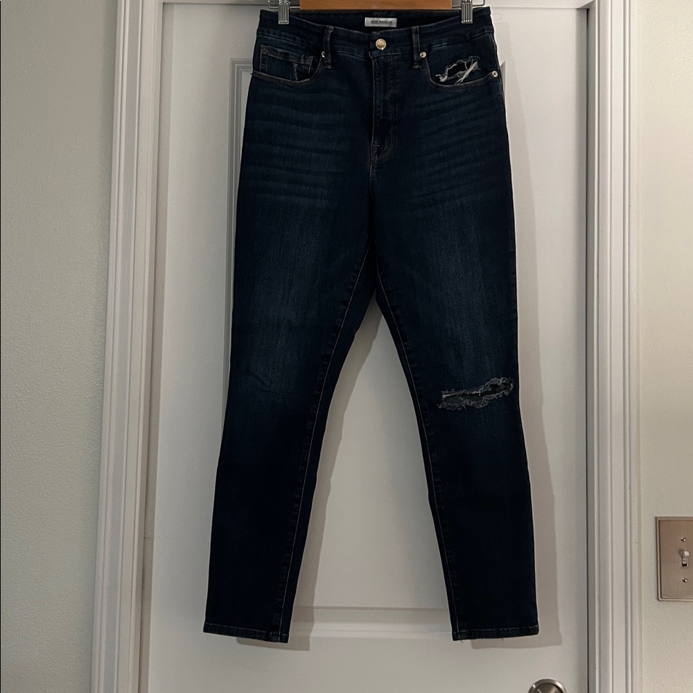 Good American extra stretchy- Ankle Skinny- fits like an 8 or 29 waist.